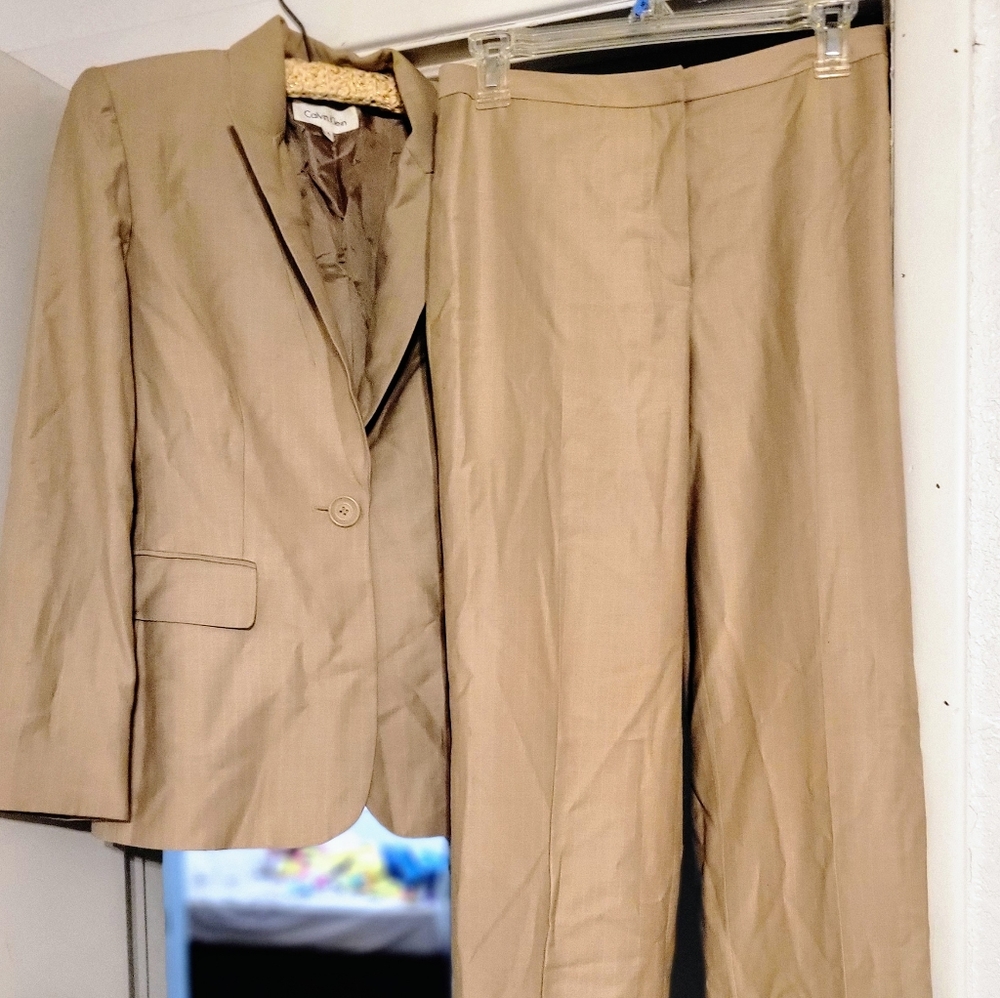 Pant suit for women